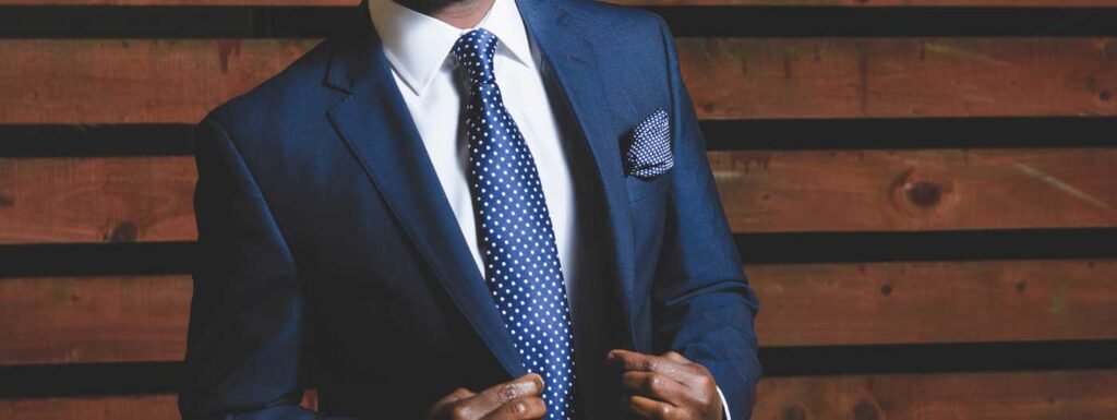 Blogs 3 guide to custom suit 1024x385 1